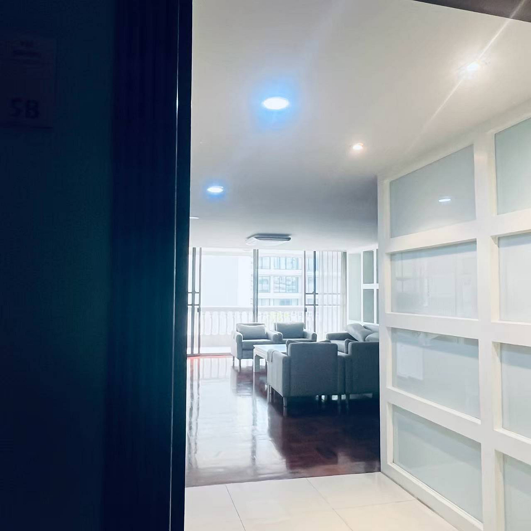 Service Apartment at Sukhumvit 24