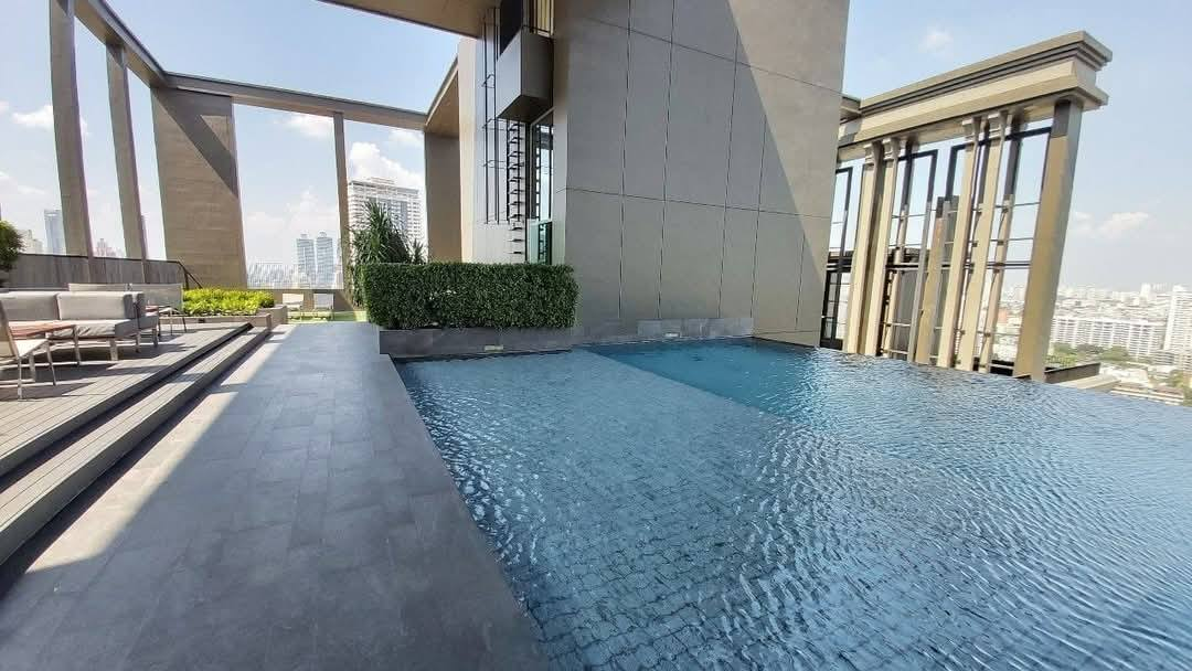 The Crest Sukhumvit 34