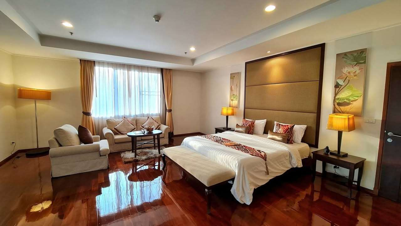 Piyathip Place
