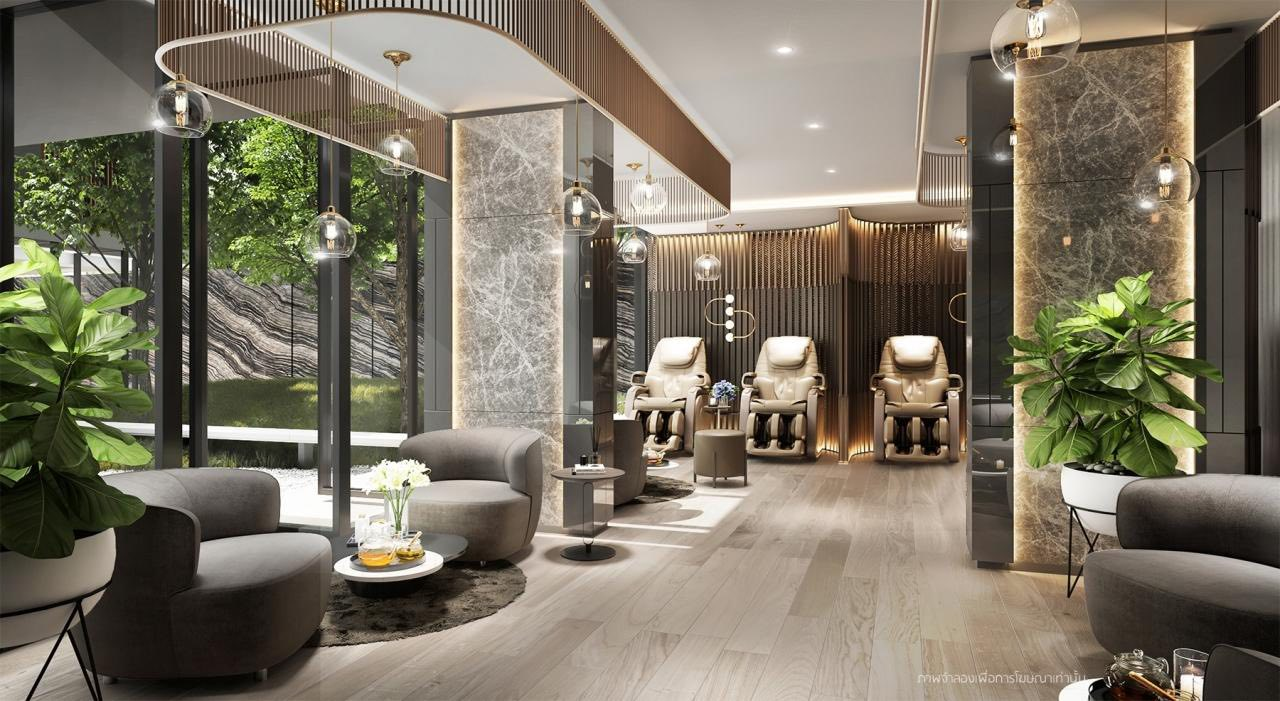 LLoyd Soonvijai-Thonglor