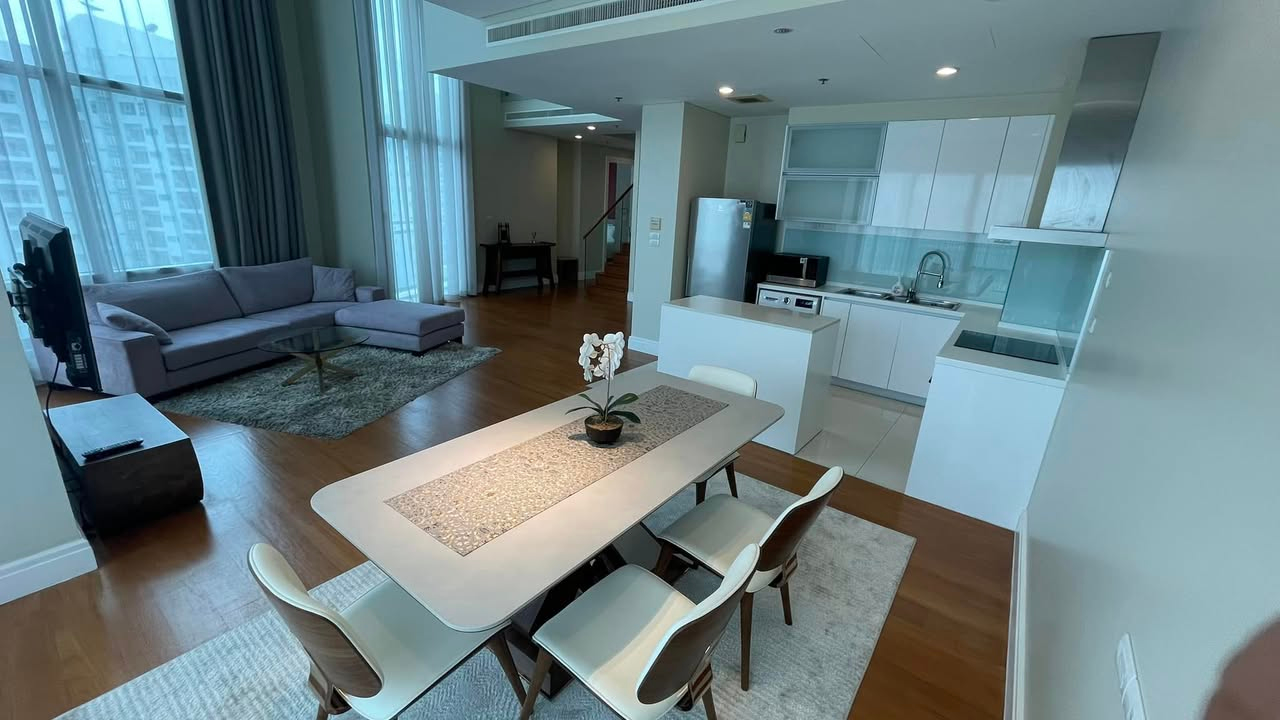 Bright Sukhumvit 24