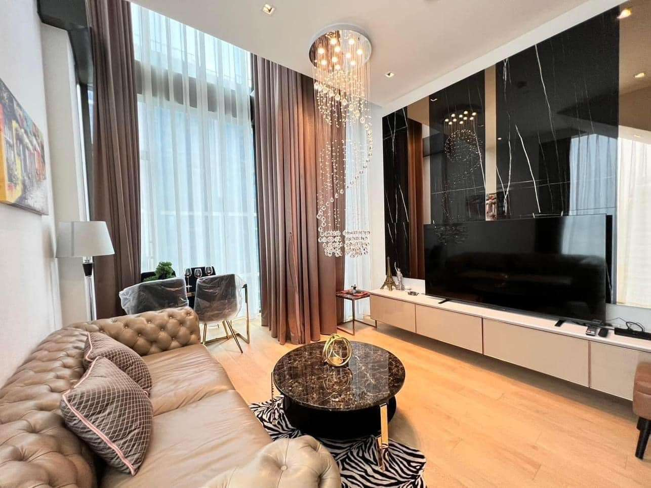 28 Chidlom Duplex Private Corner 1 Bedroom