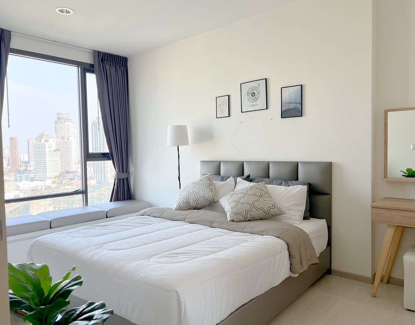 Rhythm Sukhumvit 42 Condo 1 Bedoom Unit for Rent/Sale