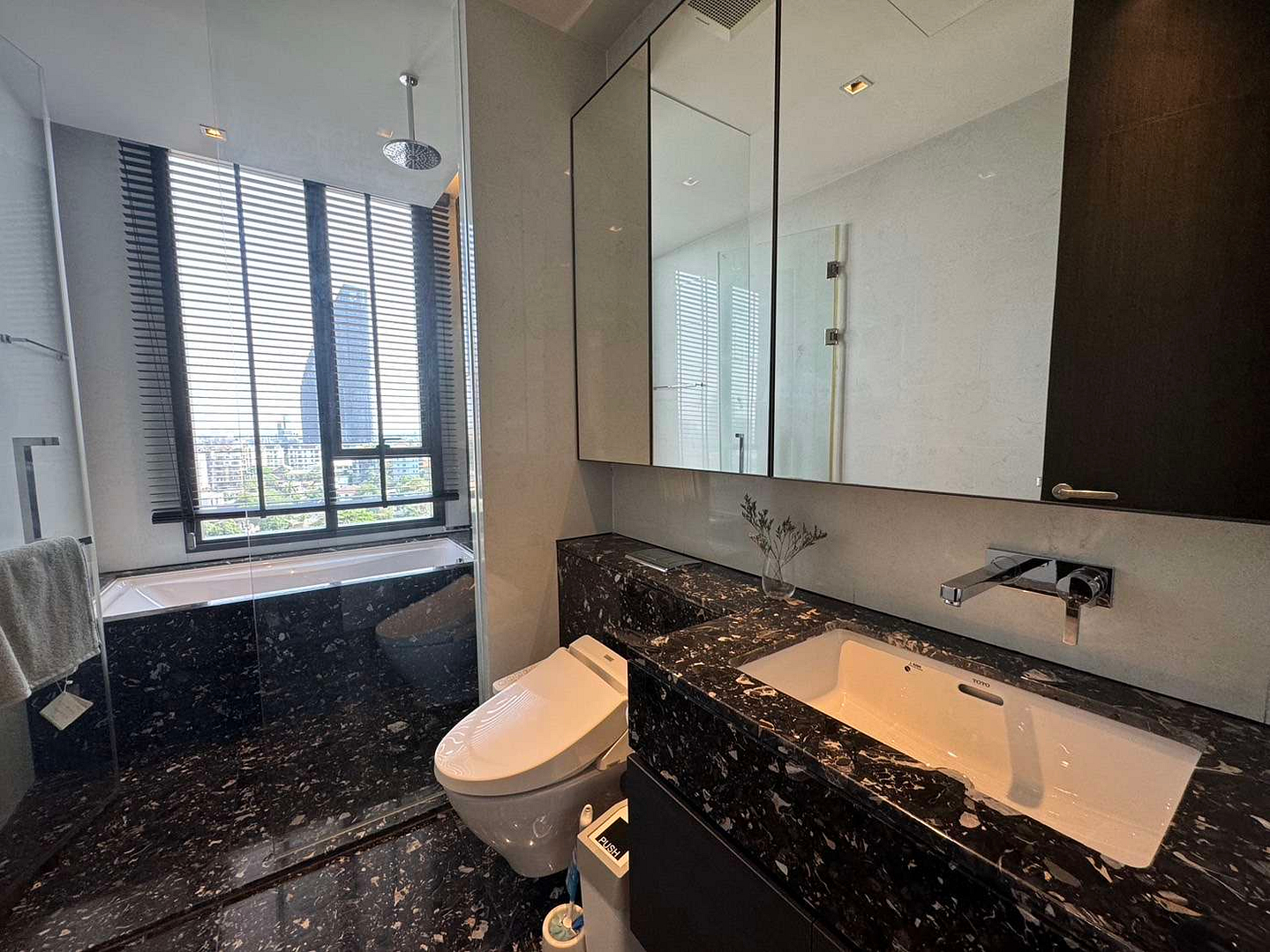 BEATNIQ Sukhumvit 32 Luxury Condo 2 Bedroom Unit for Rent