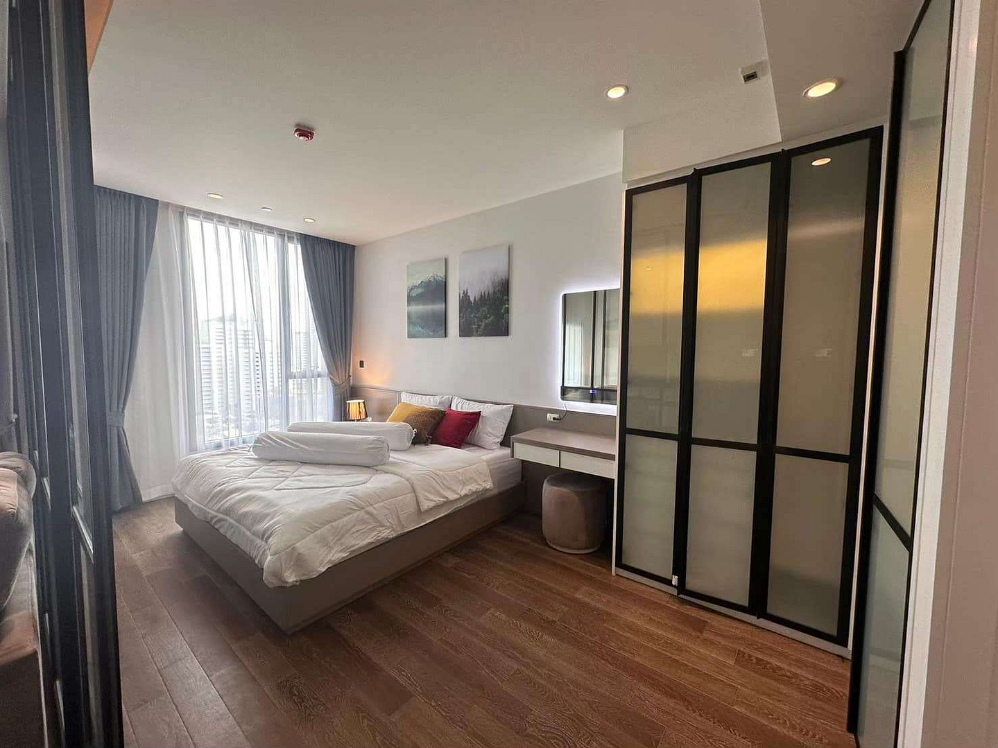 Muniq Sukhumvit 23 Condo 1 Bedroom Unit for Rent
