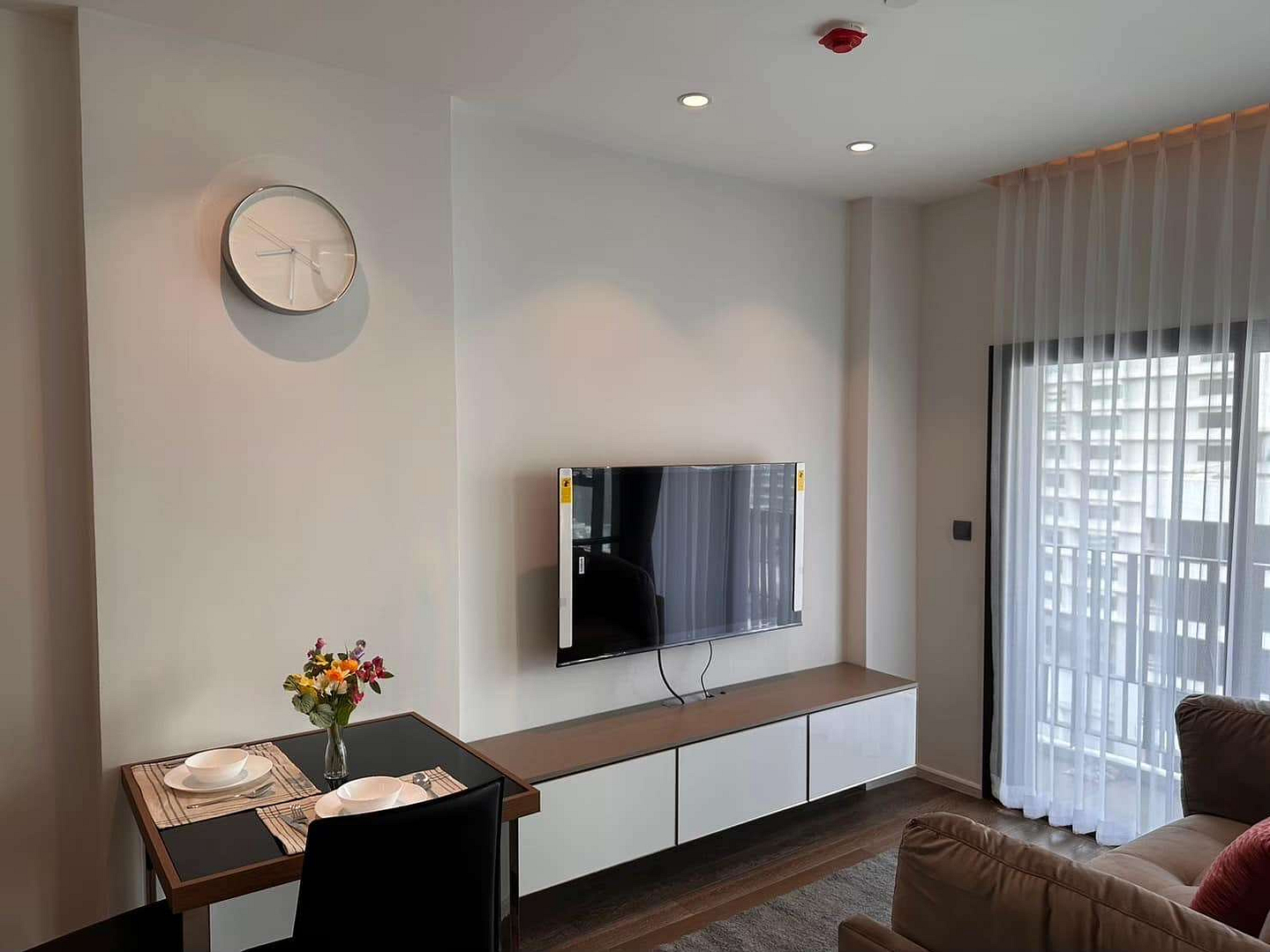 Muniq Sukhumvit 23 Condo 1 Bedroom Unit for Rent