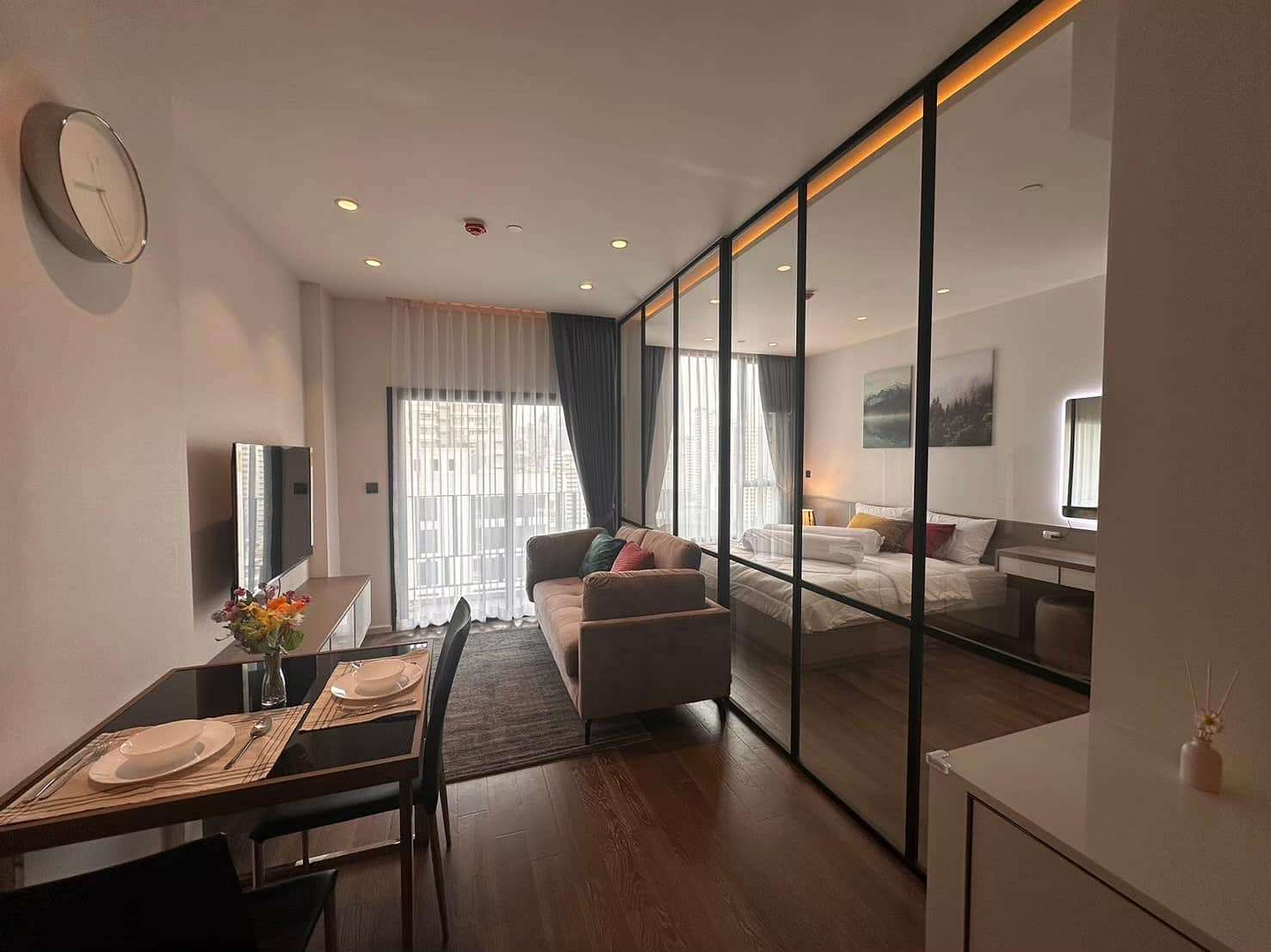 Muniq Sukhumvit 23 Condo 1 Bedroom Unit for Rent