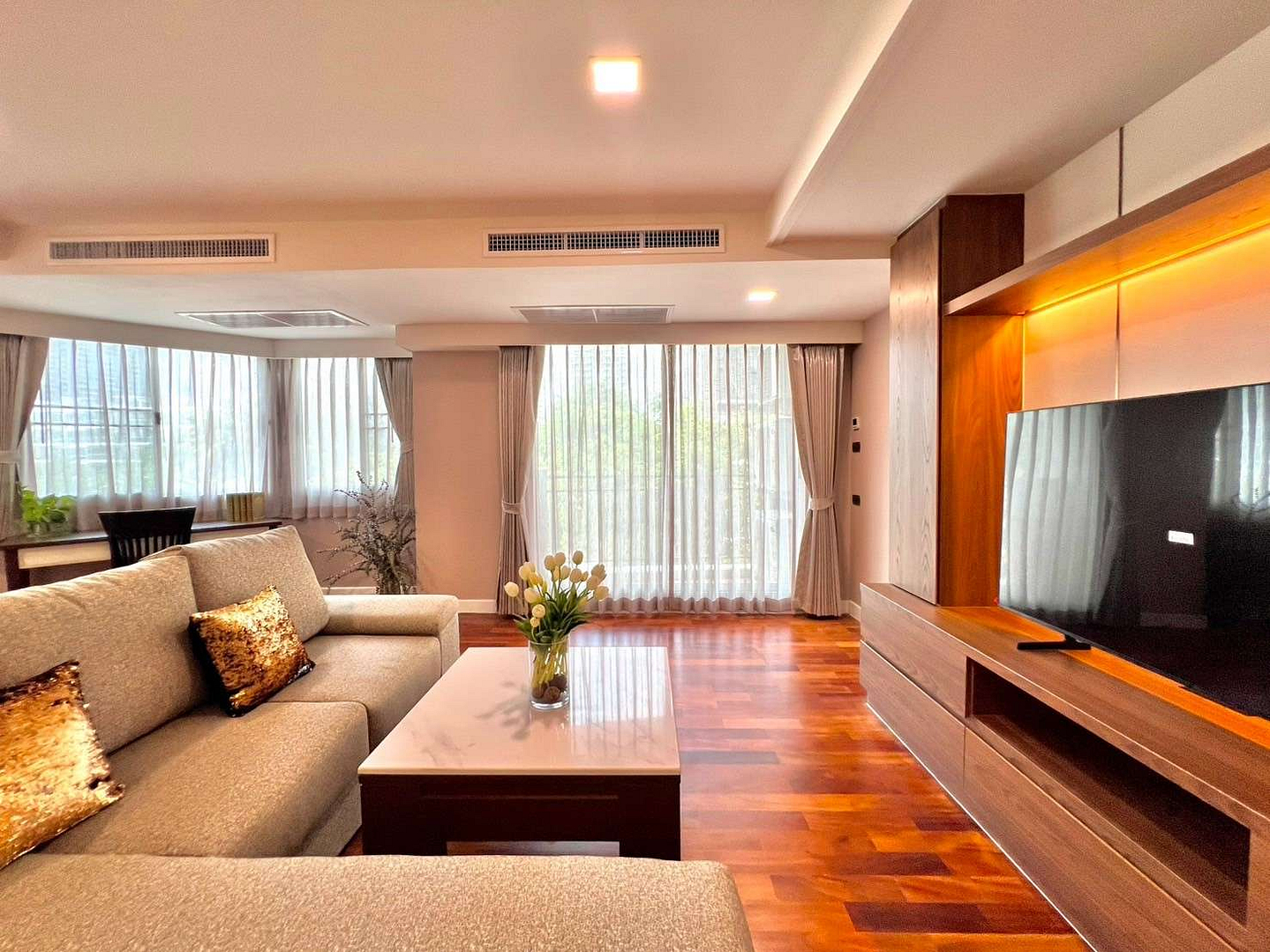 Luxury Service Apartment (Sukhumvit34)
