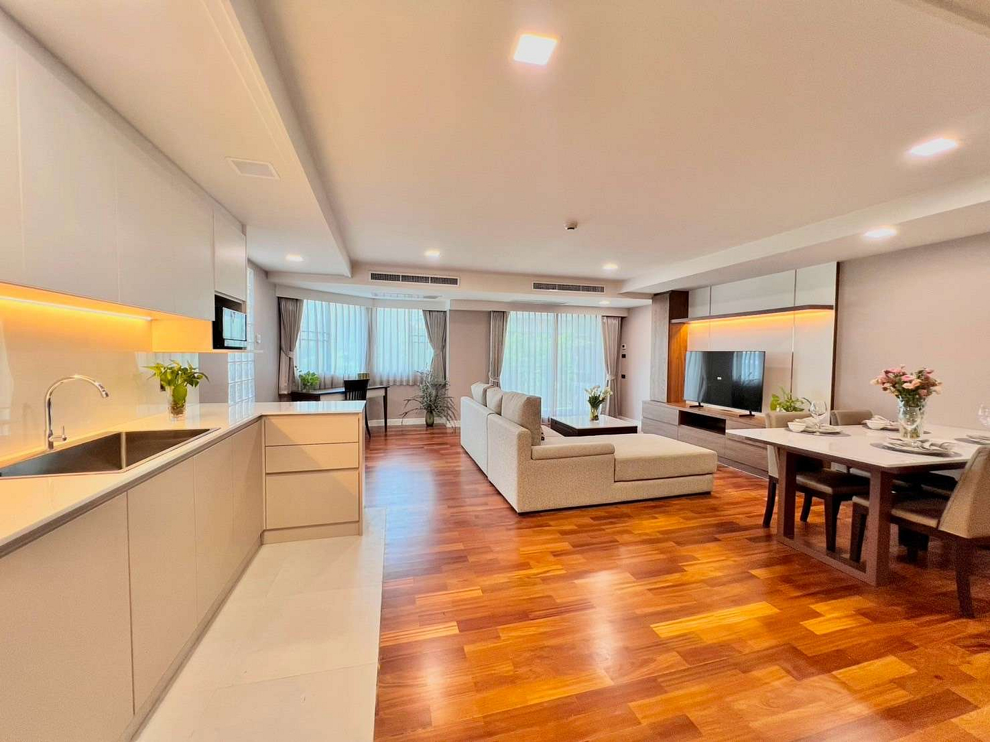 Luxury Service Apartment (Sukhumvit34)