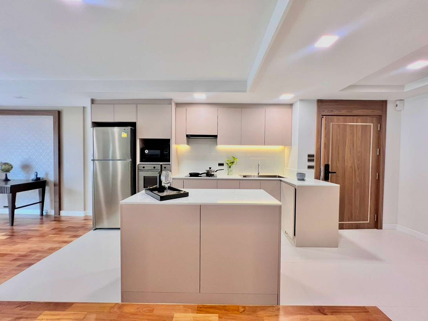 Luxury Service Apartment (Sukhumvit34)