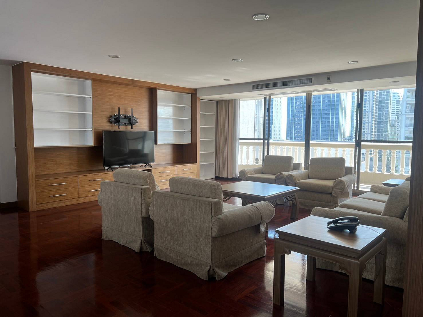Service Apartment at Sukhumvit 24