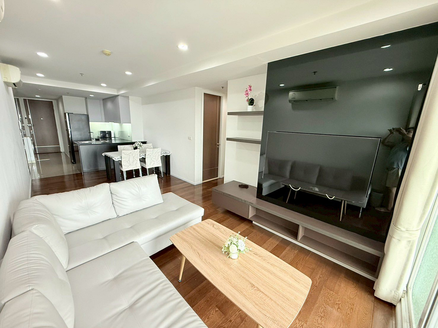 15 Sukhumvit Residences