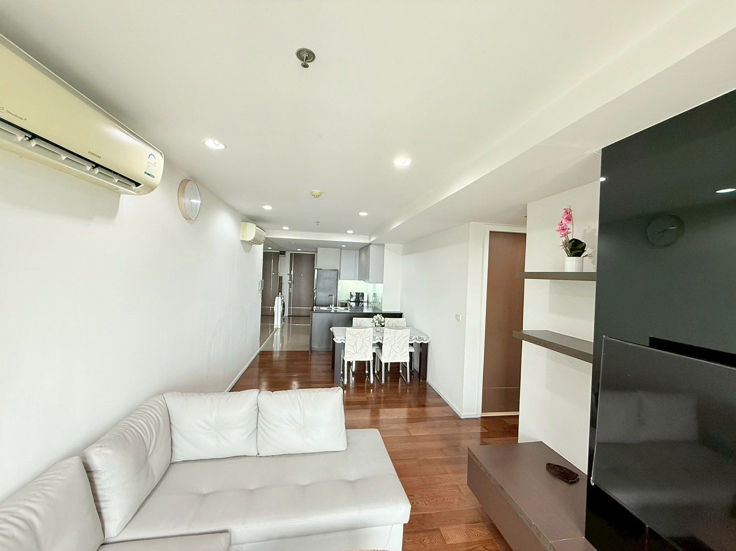 15 Sukhumvit Residences