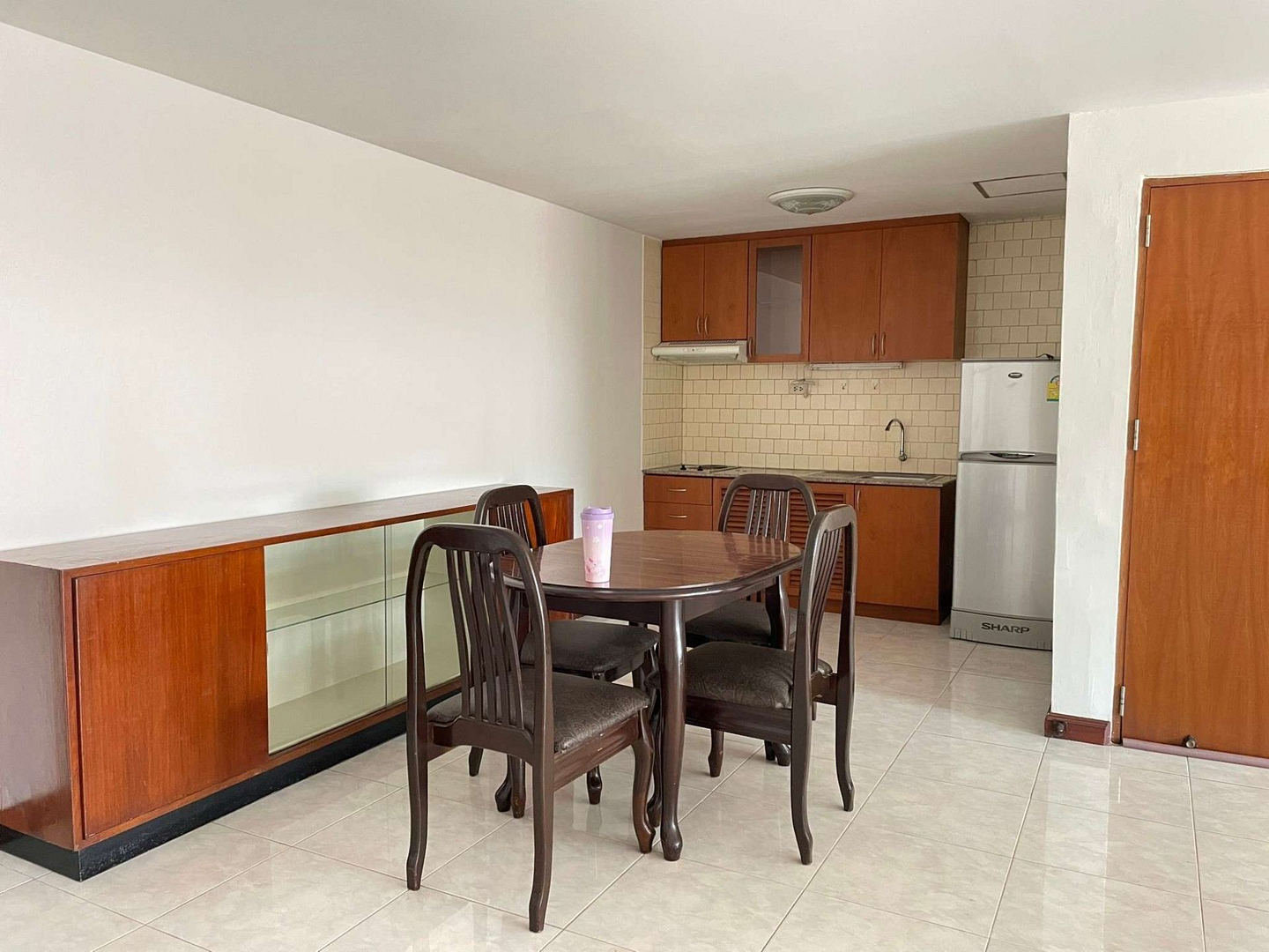 Lin Court (Sukhumvit 16)