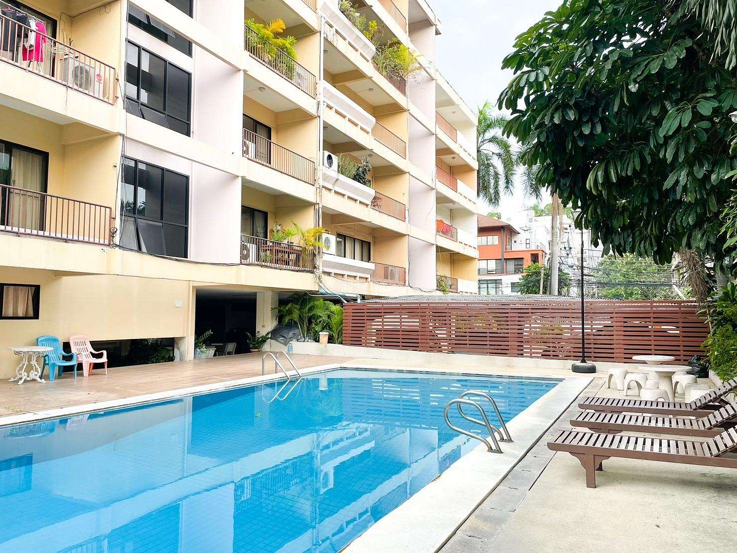 Lin Court (Sukhumvit 16)