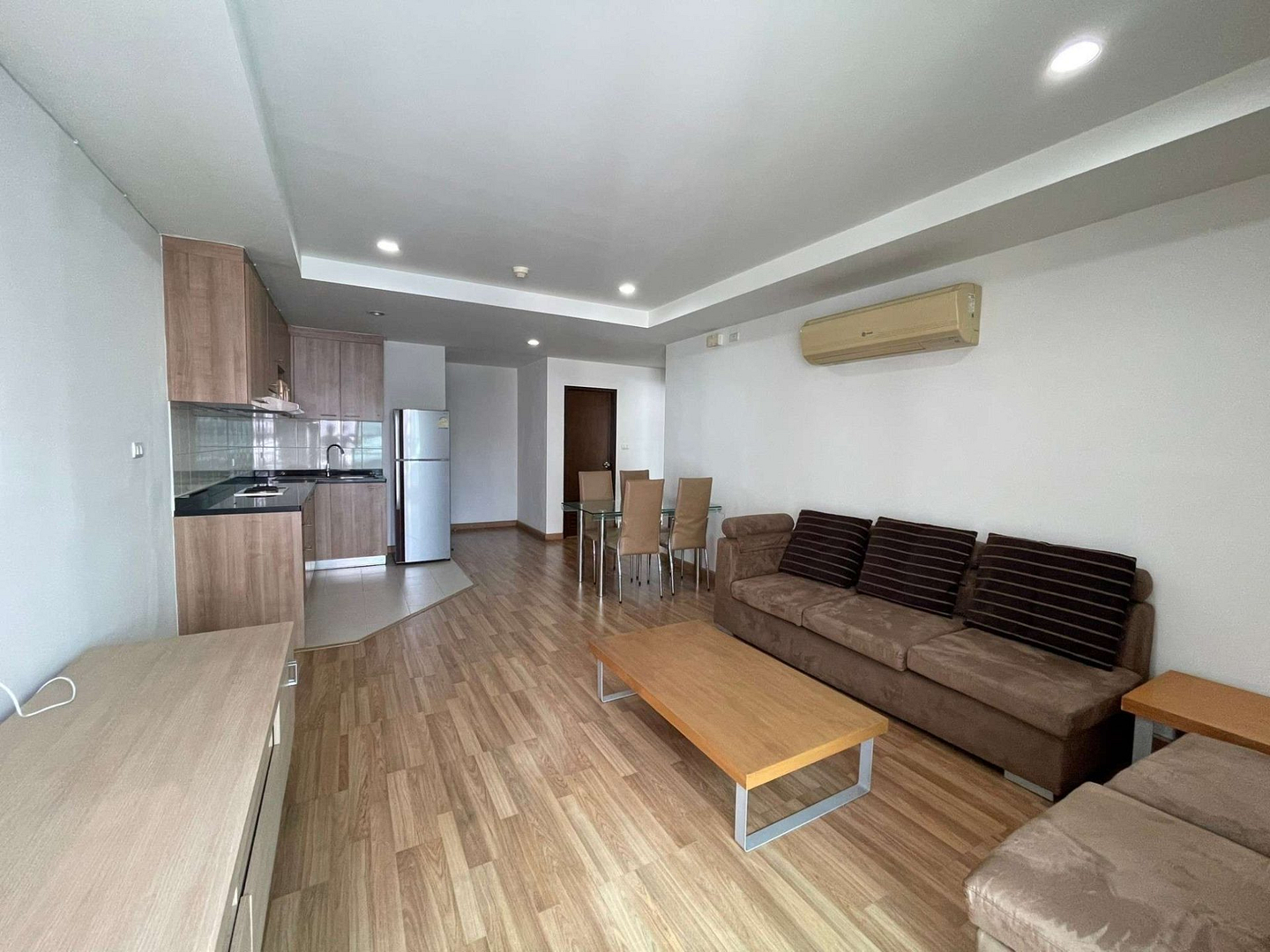 Y.O. Place (Sukhumvit 16)