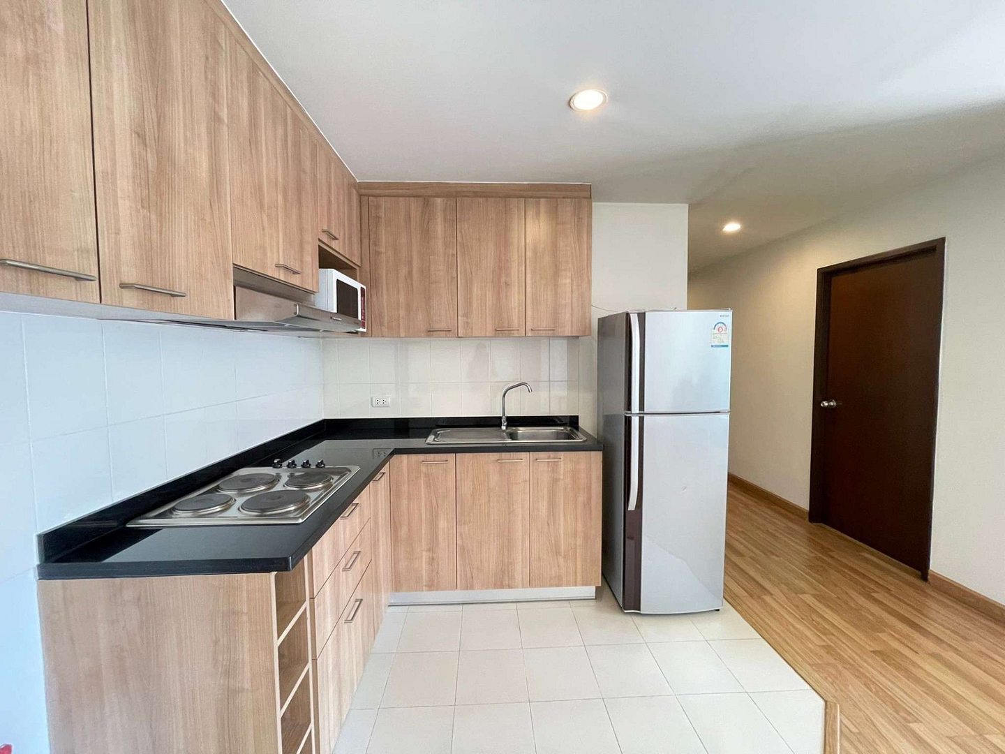 Y.O. Place (Sukhumvit 16)