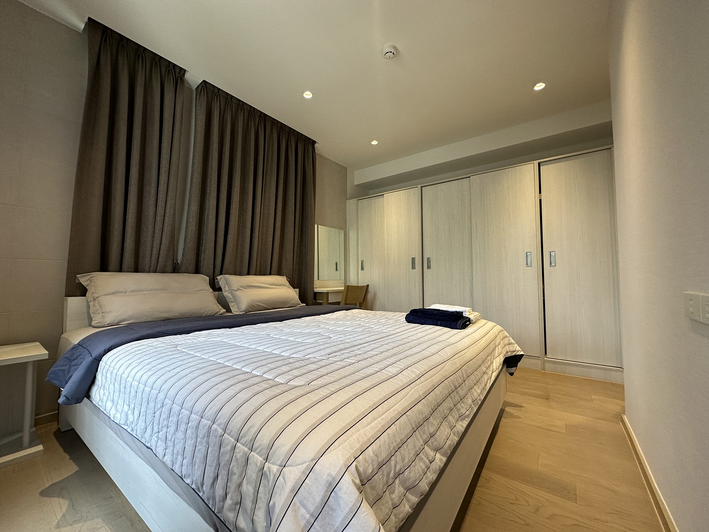 Runesu Thonglor 5 (รูเนะสุ ทองหล่อ 5)