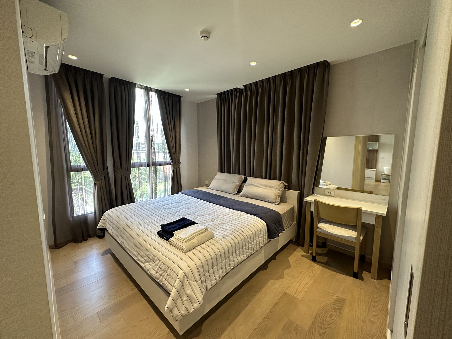 Runesu Thonglor 5 (รูเนะสุ ทองหล่อ 5)