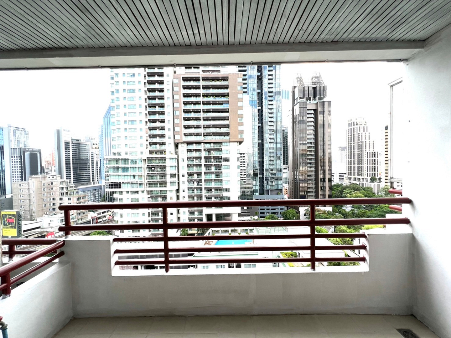 Acadamia Grand Tower