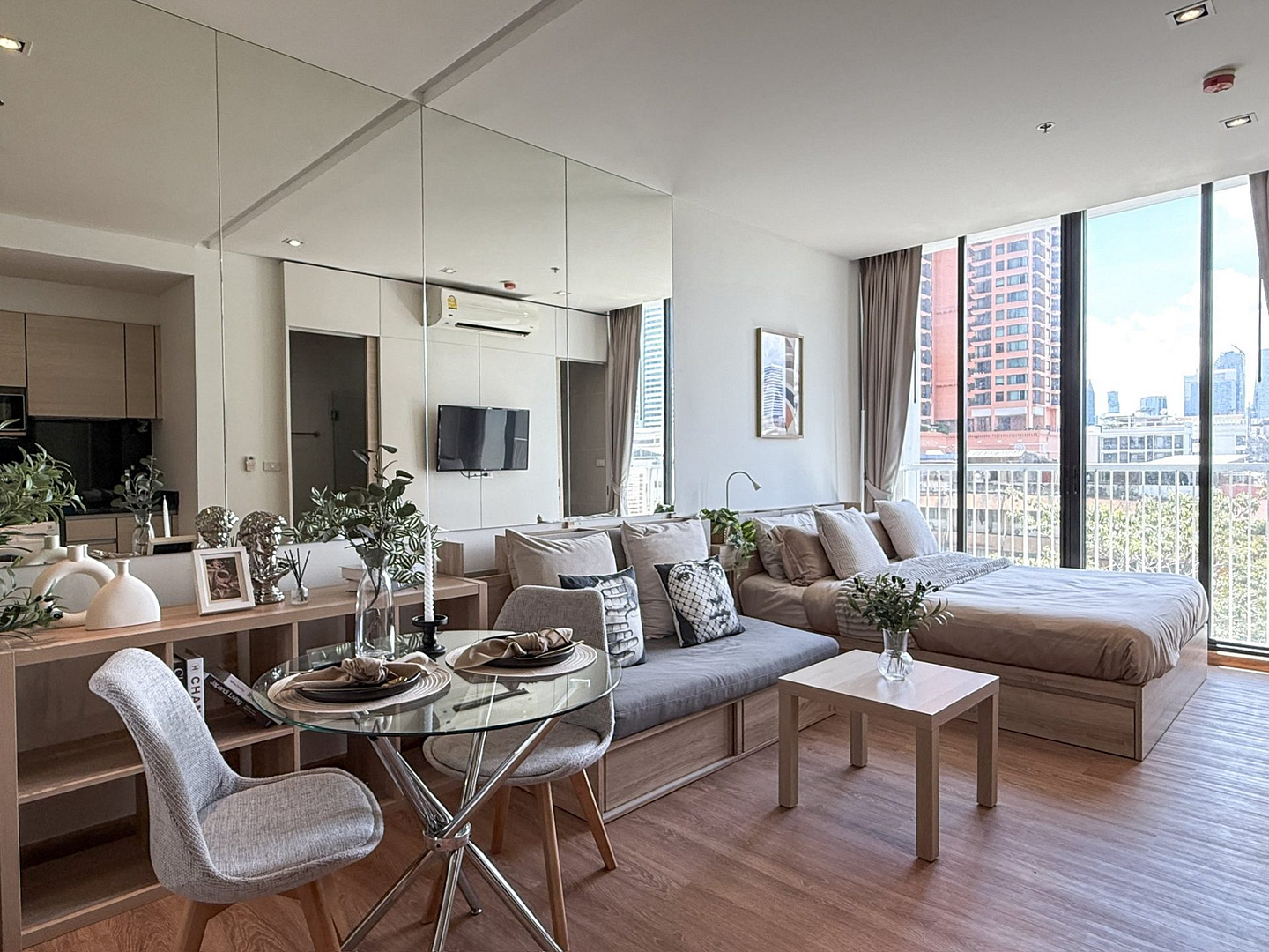 PARK 24 (Park Origin Phrom Phong)