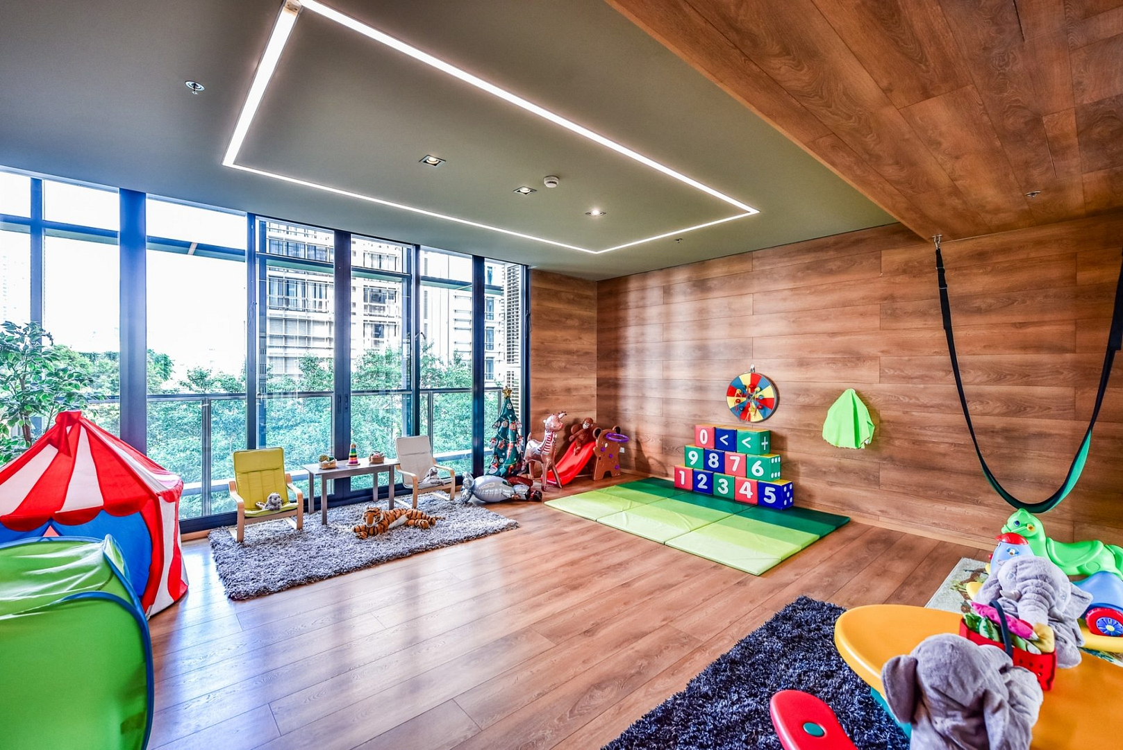 Park Origin Phrom Phong
