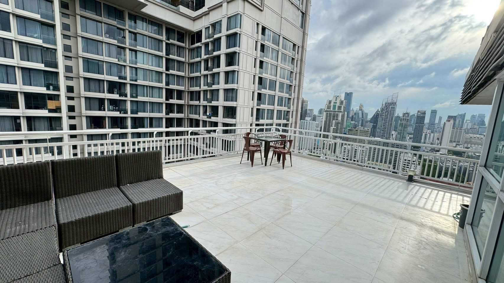 Grand Park View Asoke