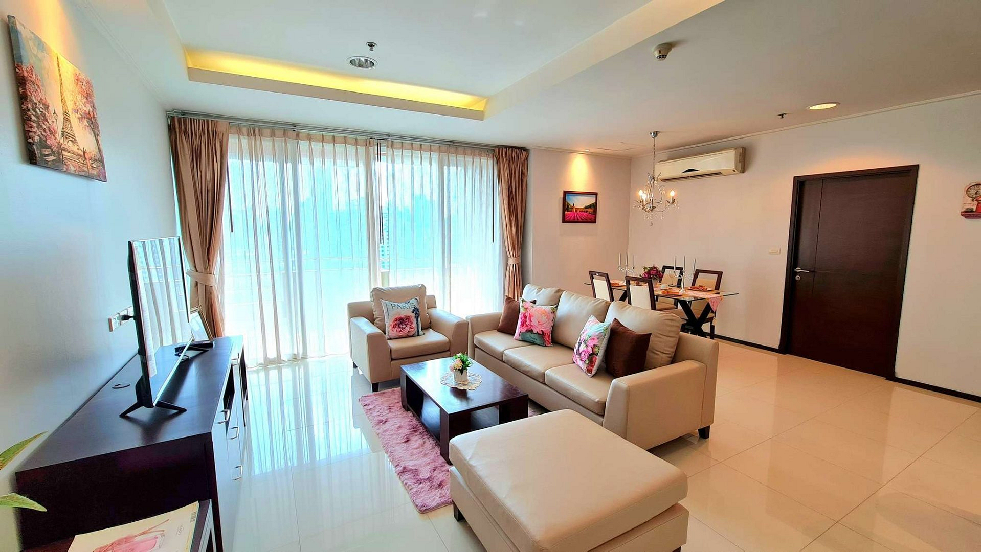 Piyathip Place Serviced Apartment
