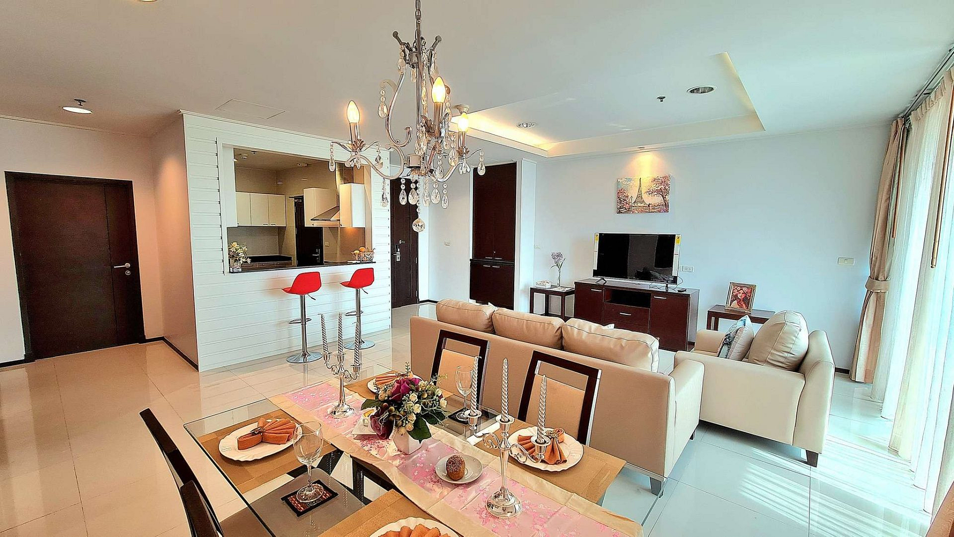 Piyathip Place Serviced Apartment