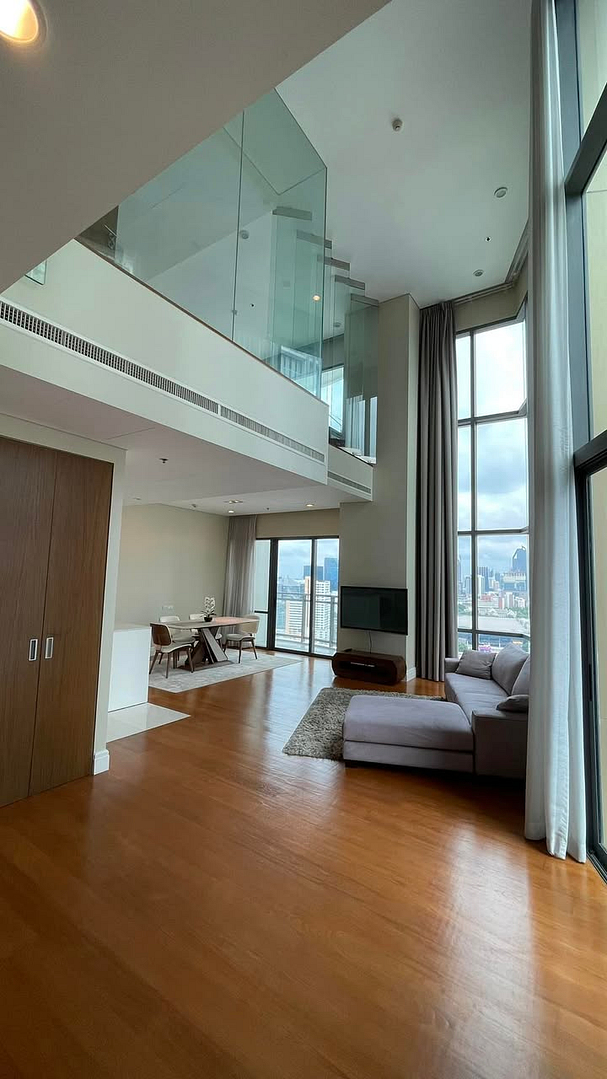 Bright Sukhumvit 24