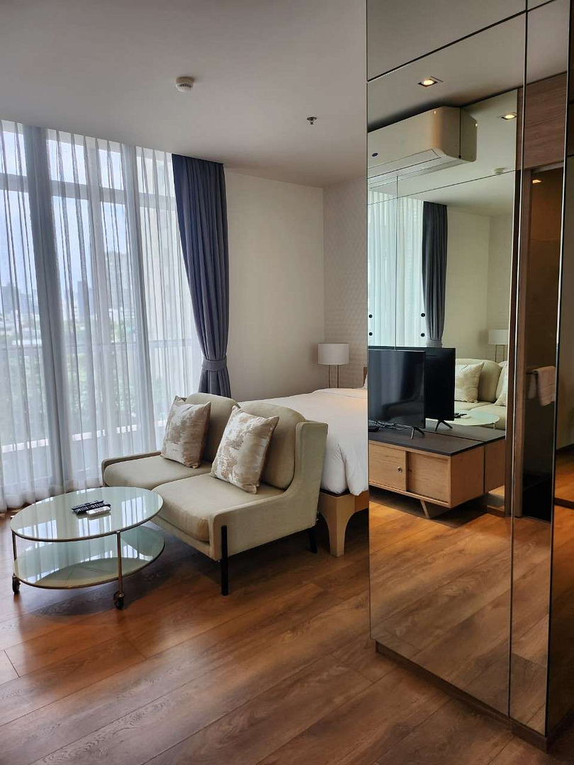 Park Origin Phromphong Studio Unit for Rent