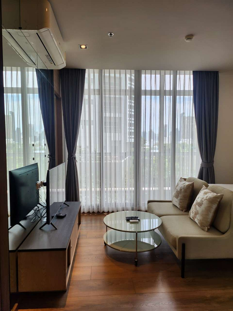 Park Origin Phromphong Studio Unit for Rent