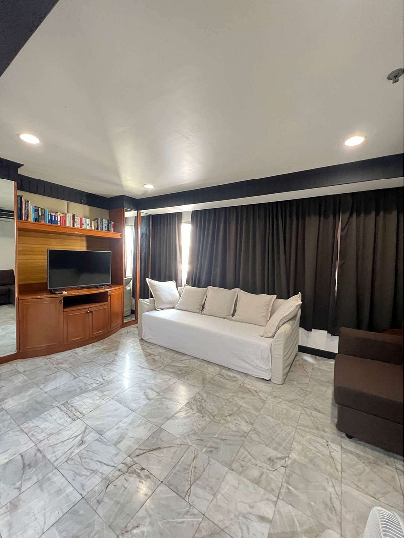 Witthayu Complex