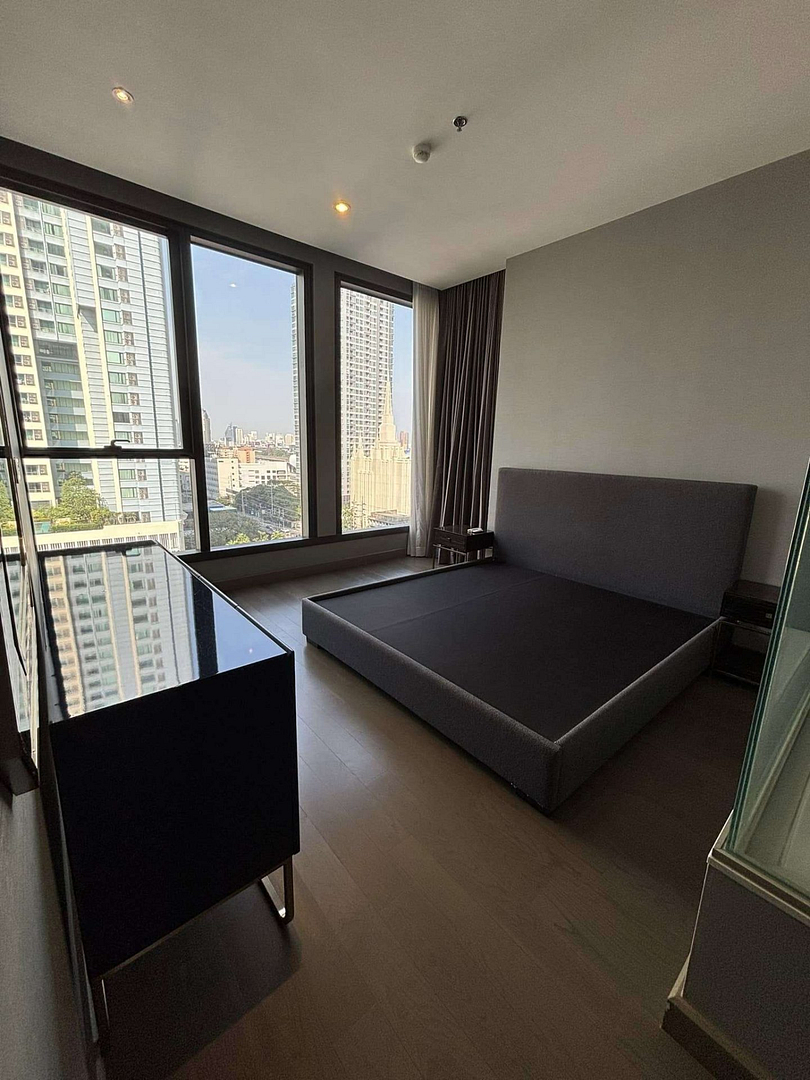 THE ESSE AT SINGHA COMPLEX