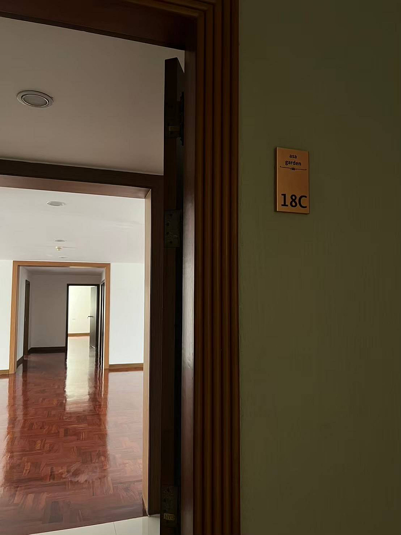 Service Apartment at Sukhumvit 24