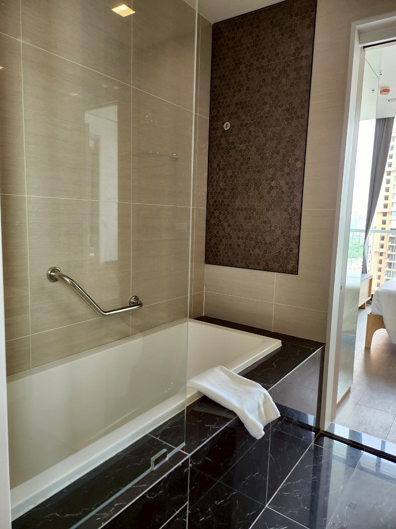 Park Origin Phrom Phong