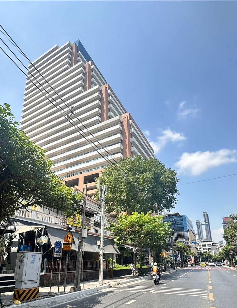 Sorachai Building