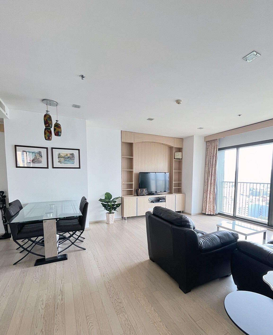 Noble Solo 2 Bedroom Corner Unit for Sale