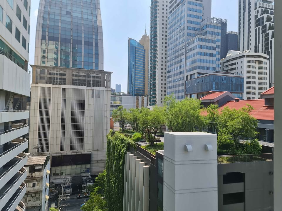 The Edge Sukhumvit 23