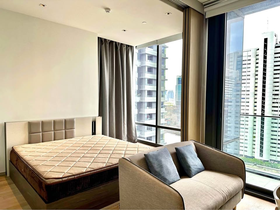 Ashton Silom