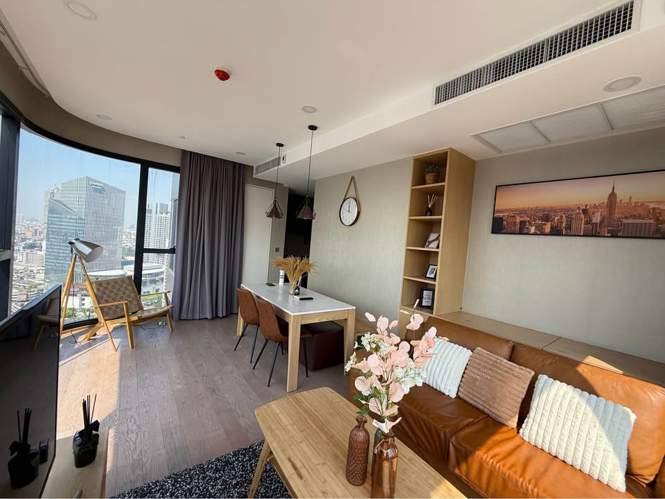 Ashton Chula – Silom